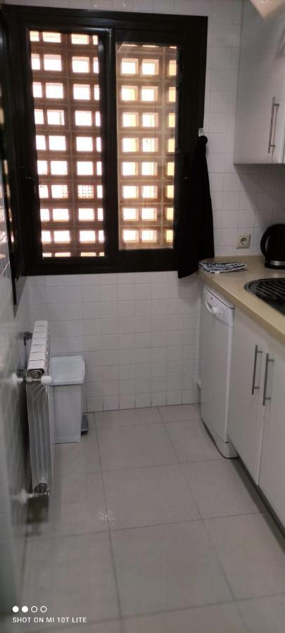 Bevs Ground Floor Roda Golf Apartment! 圣哈维耶尔 客房 照片
